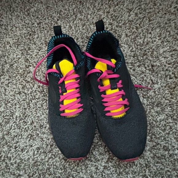 Brooks Women's Black and Pink Running Shoes - Picture 12 of 12